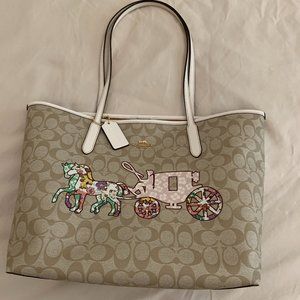Coach Large Canvas Signature Tote with Graphic - NEW with tags